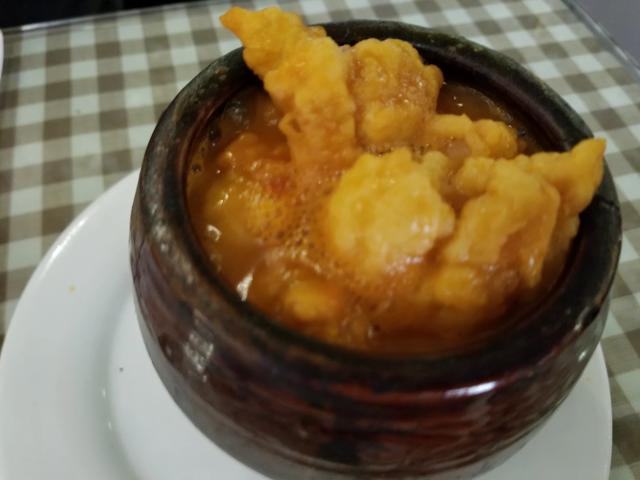 吃貨去哈爾濱一定要吃哪些當(dāng)?shù)氐男〕裕?></a></p>

<p>（5） 哈爾濱的燒烤也不錯(cuò)可以嘗嘗，哈爾濱的燒烤，碳烤居多，生肉烤制，烤出來(lái)的味道，對(duì)食材要求挺高，再就是調(diào)料來(lái)加入。有幾個(gè)店可以推薦，于家燒烤，道外北十八道街84.老味燒烤，安達(dá)街34號(hào)</p>
<p><a href=