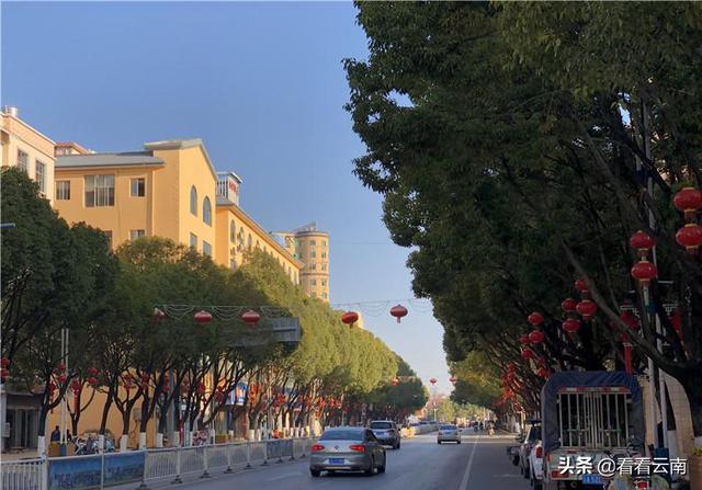 想去石林縣城住兩天，除了風(fēng)景名勝區(qū)，那里還有什么景色？